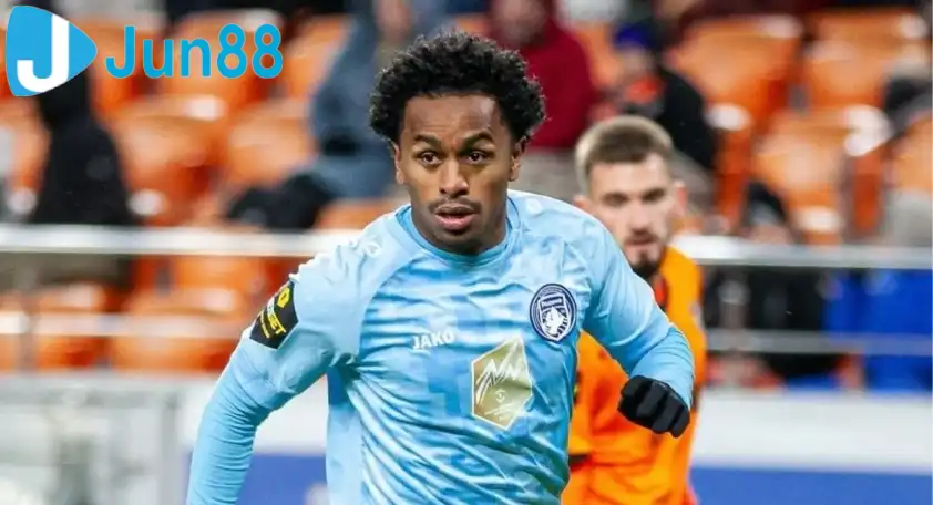 yordy reyna fue titular en la derrota del rodina moscu de rusia 1263083 102505